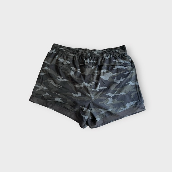 Athleta printed MESH RACER RUN SHORTS 4" CAMO Size 1x - Picture 4 of 13